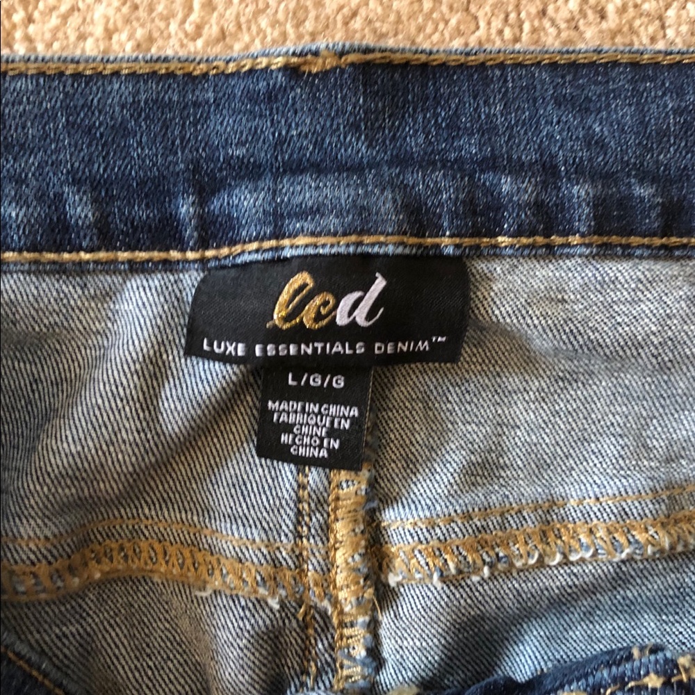 Denim maternity skirt from Pea in the pod - Picture 2 of 3